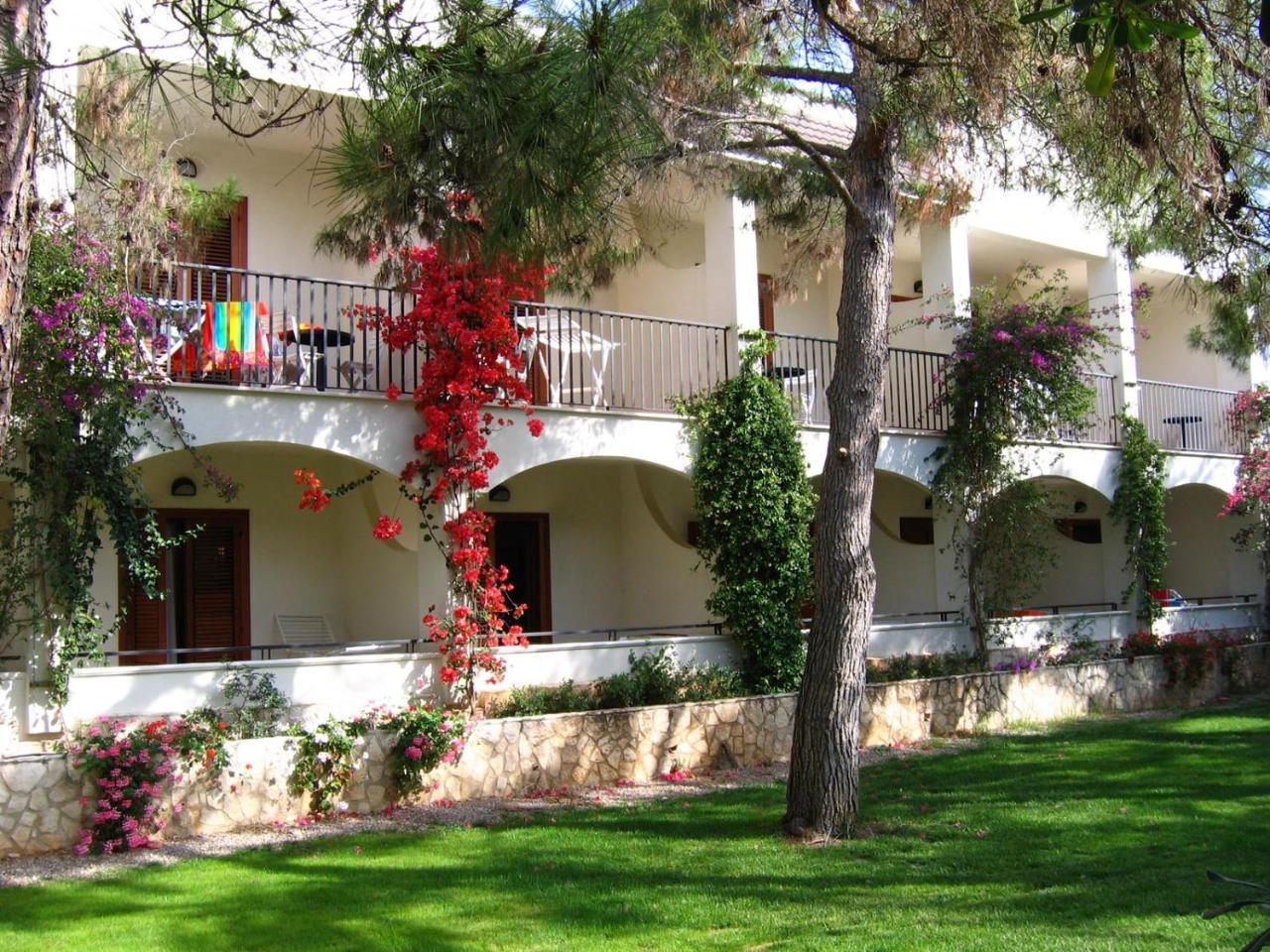 Hotel Gabbiano Beach Vieste Exterior photo